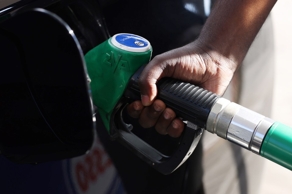 Drivers are still getting a "raw deal" at the pumps, the RAC has said