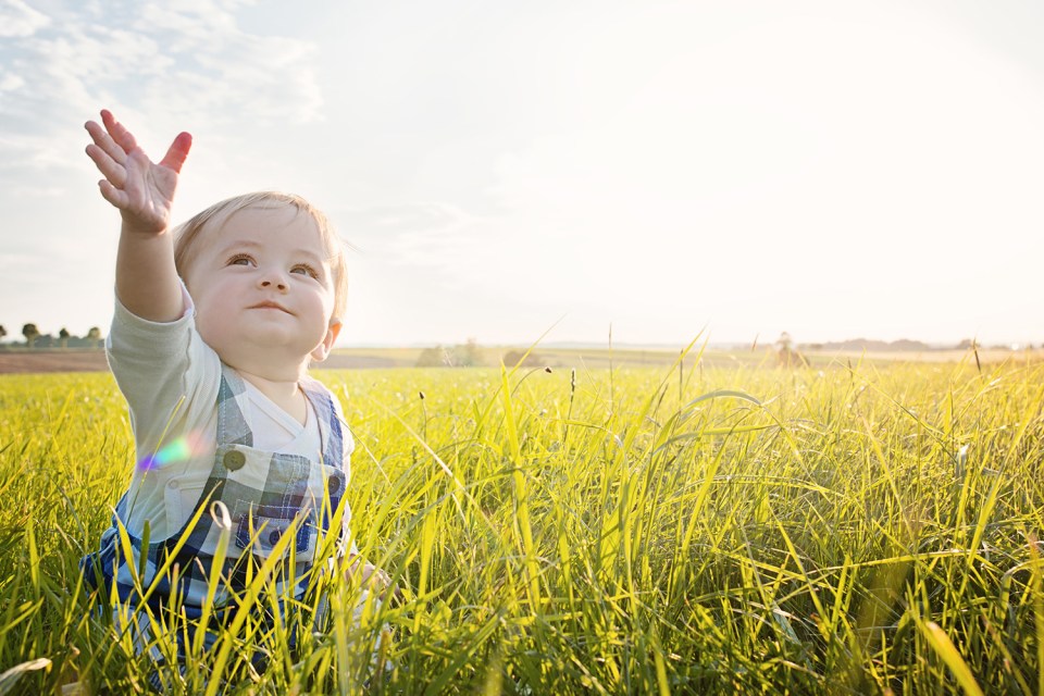 It's important to know how to care for your baby during the hot weather and one expert has revealed her key tips