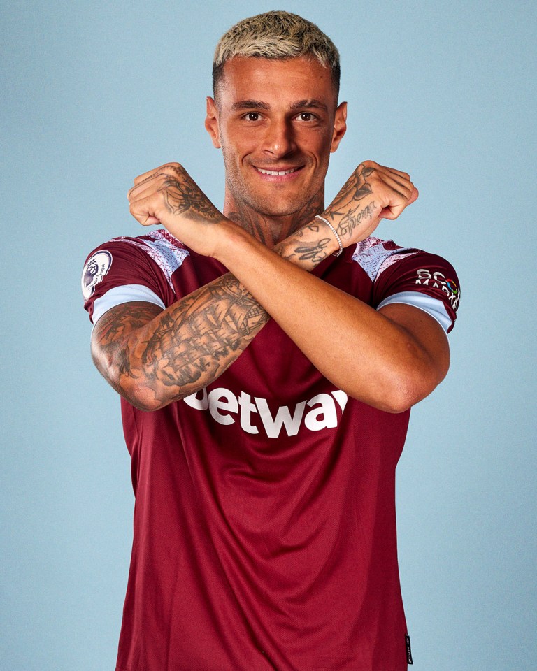 Gianluca Scamacca has completed his £30.5m move from Sassuolo to West Ham