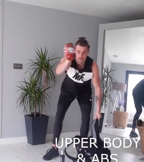 He films a workout in one room