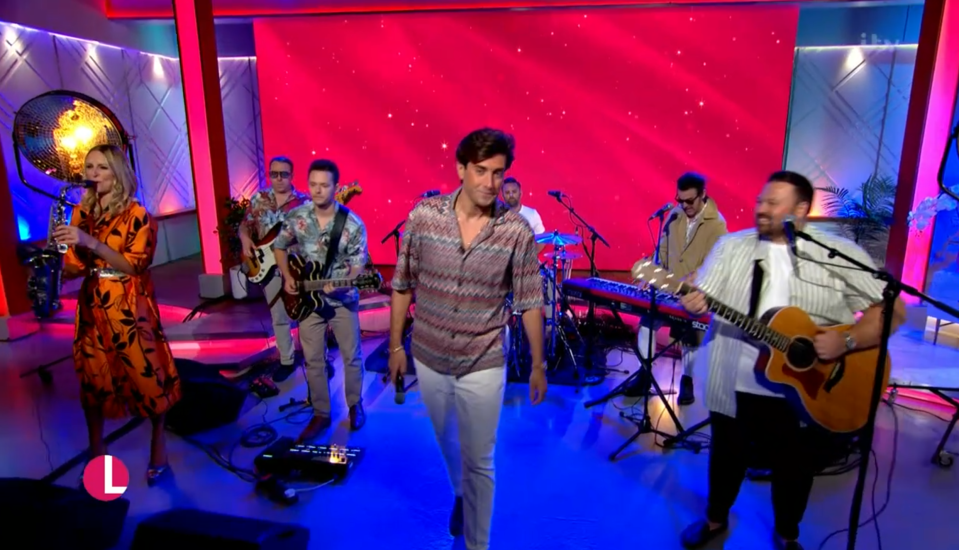 Arg brought the party atmosphere to the show on Lorraine Kelly's last day before her summer break