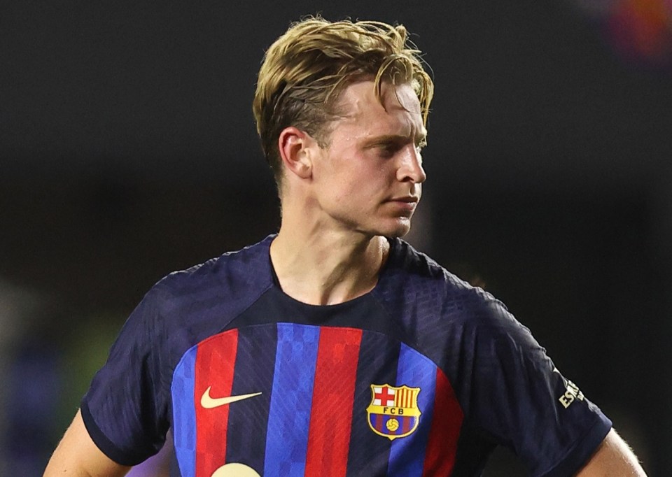 Gabby Agbonlahor has urged Frenkie de Jong to choose Chelsea over Man Utd