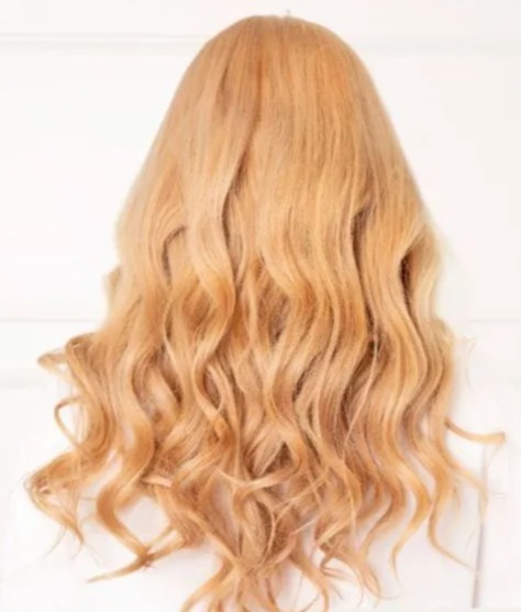 She then showed how her hair looked as a 'creamy caramel blonde'