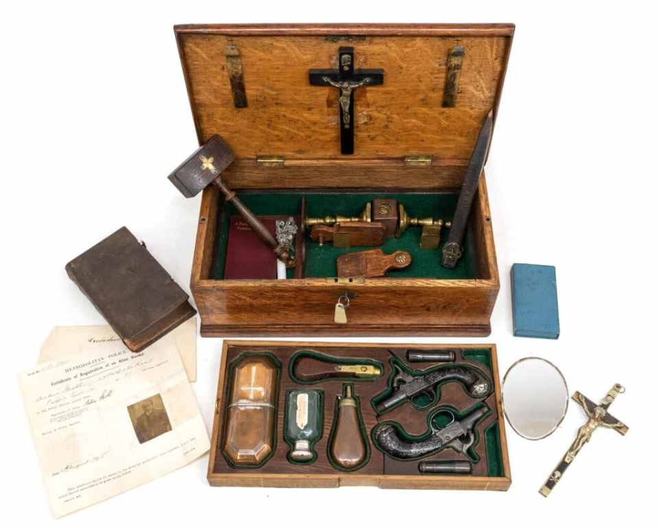 The lockable box contains tools and holy objects to ward off vampires