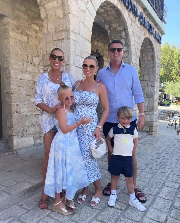 Billie was with husband Greg, mum Suzie and kids Nelly and Arthur