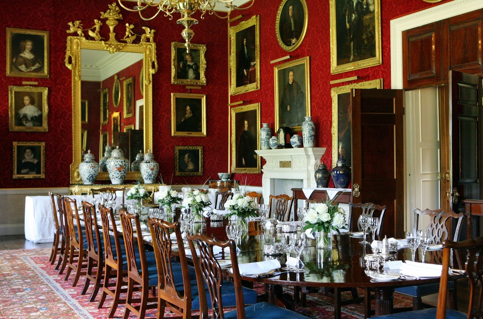 Princess Diana would have sat at this classy table when her family were entertaining guests