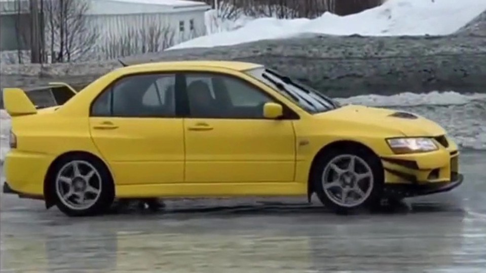 The presenter was driving this Mitsubishi Lancer Evo 8