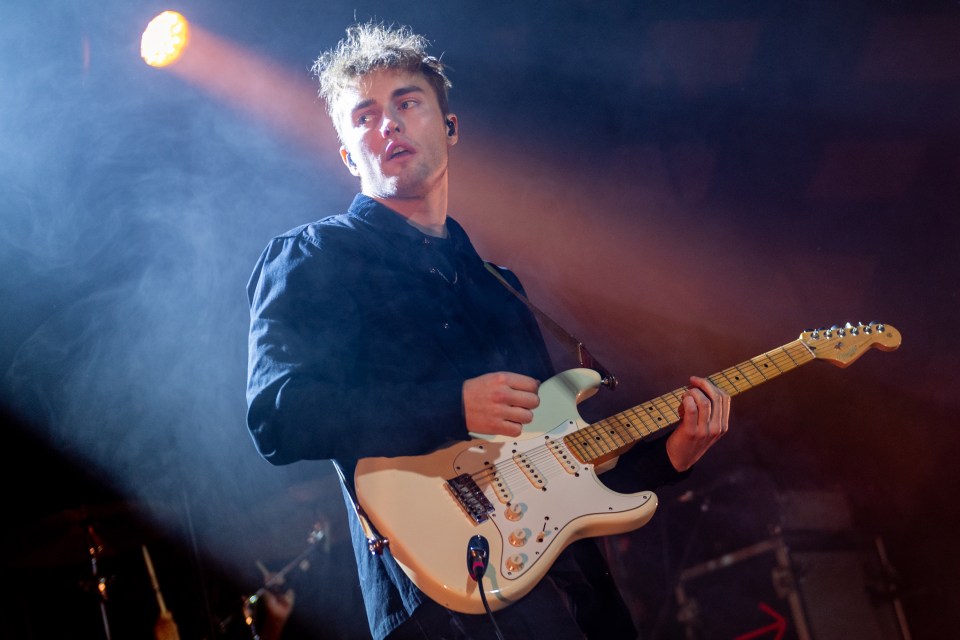 Sam Fender has joined celebrity dating app Raya to try to find The One