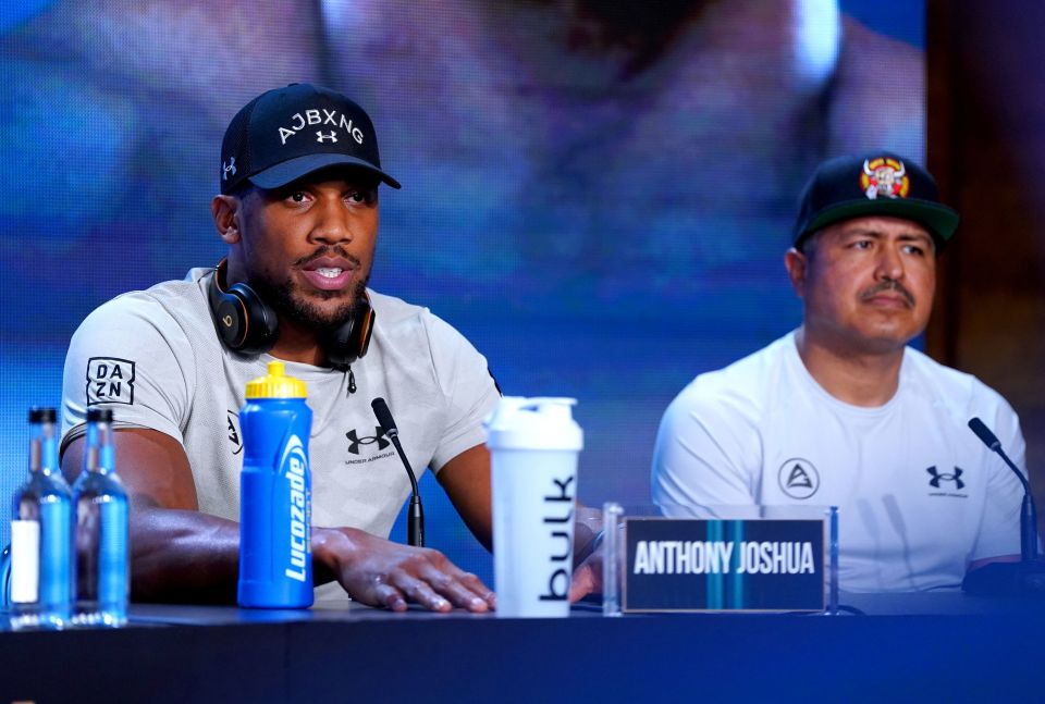 Anthony Joshua has handed the coachings reigns to ex-world champ Robert Garcia