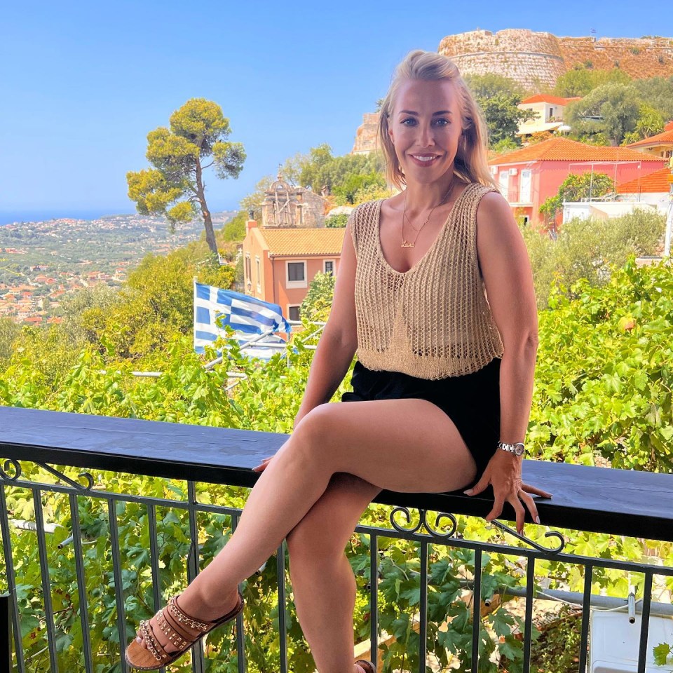 Laura has been holidaying in Kefalonia in Greece between filming for APITS