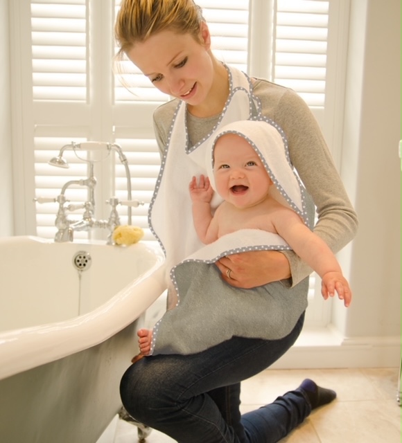 The baby bath towels offer a hassle-free way for parents to dry their kids