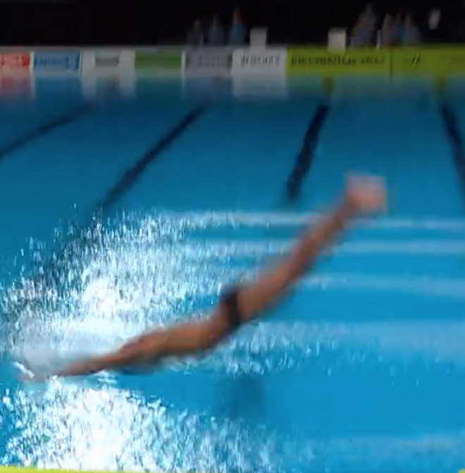 This is the moment a diver face-planted into the water after a jump