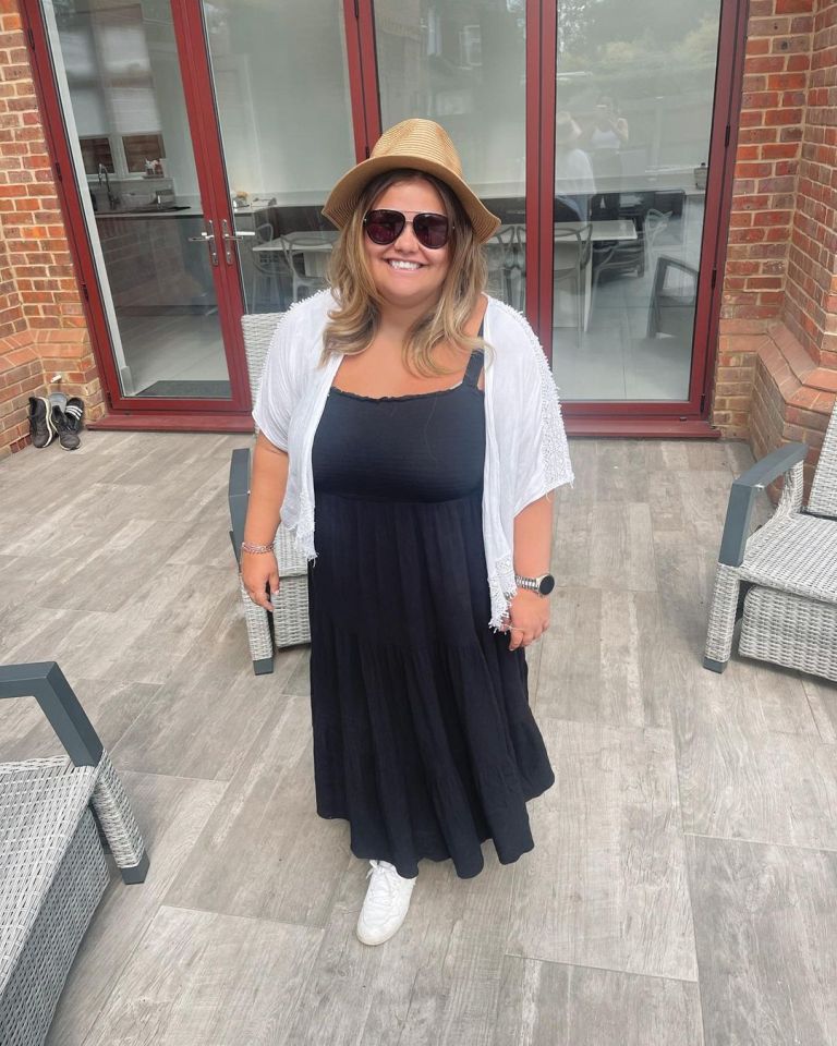 Gogglebox star Amy Tapper showed off her slim figure in a glam new snap