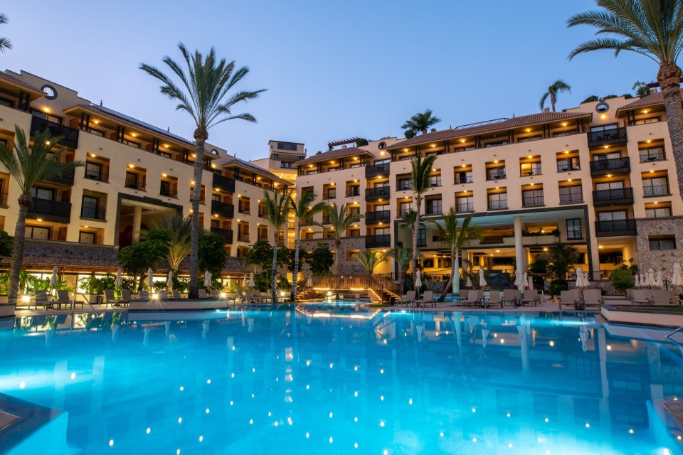 Treat yourself to some real luxury this winter with a long stay at the 5* Gran Costa Adeje Hotel