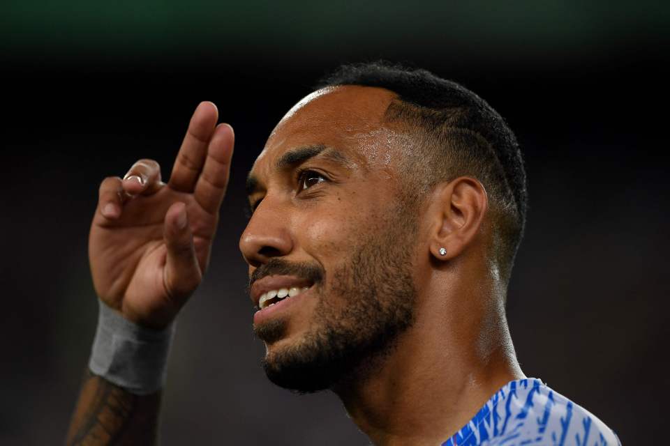 Chelsea are unwilling to give Pierre-Emerick Aubameyang more than a one-year deal