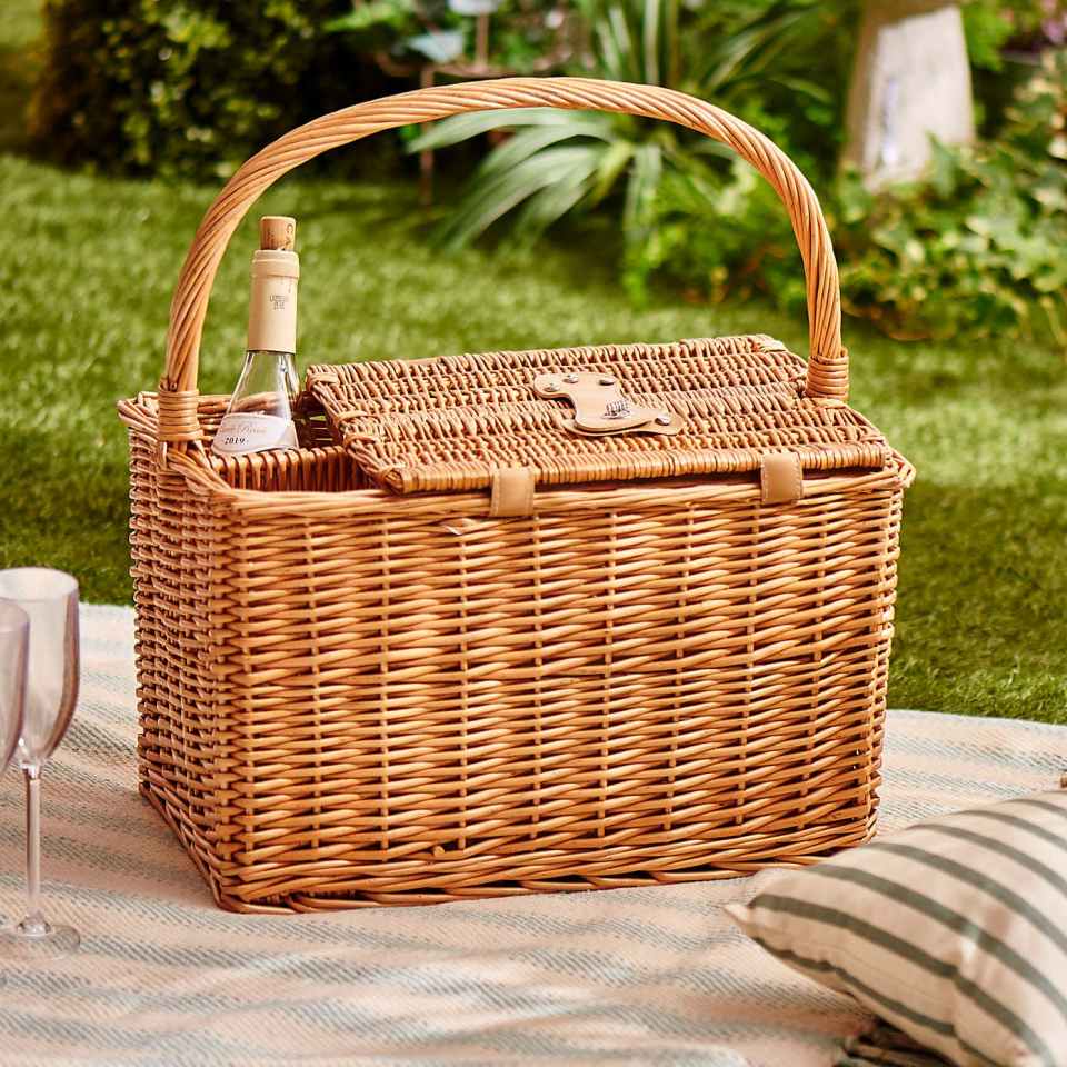 Save £26 on this outdoors picnic basket