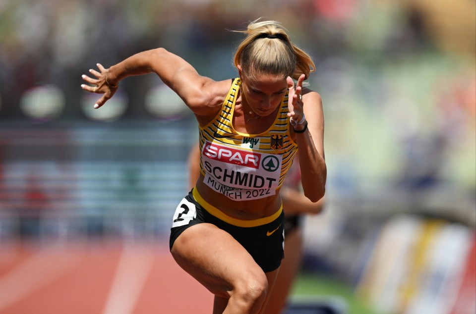 The world's sexiest athlete finished last in her 400m semi-final after switching outfits