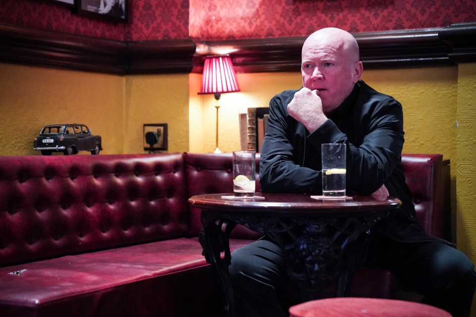 Phil Mitchell is trying to outsmart DCI Keeble