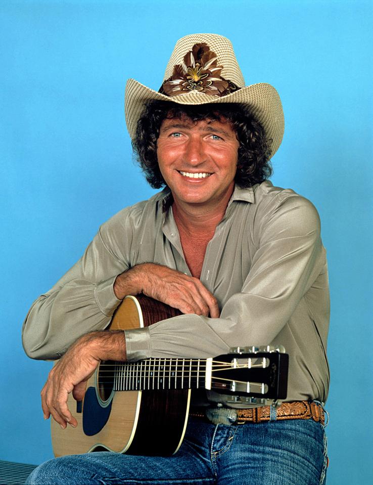 Country music star Mac Davis penned songs for The King