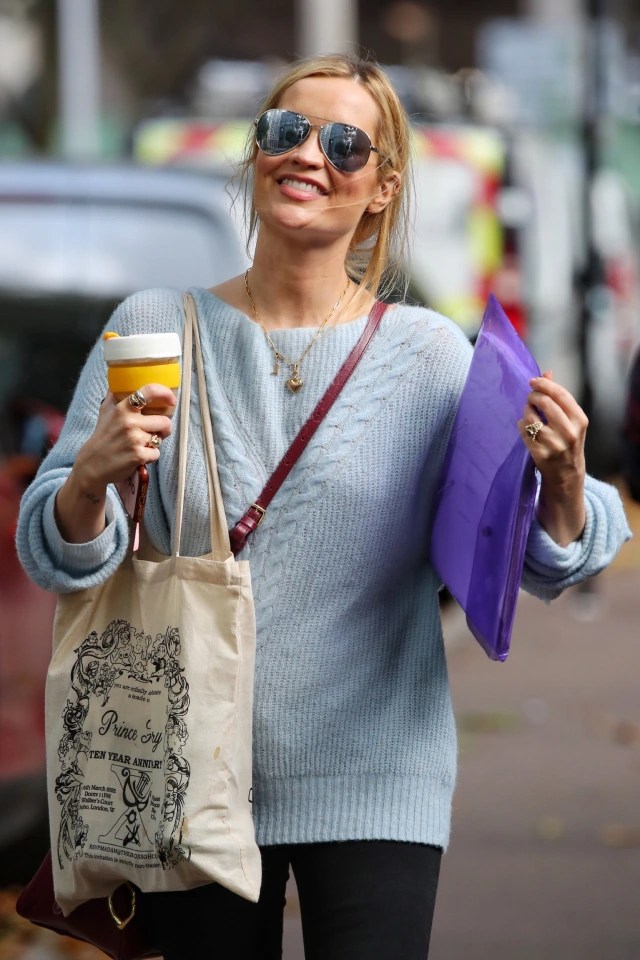 Laura Whitmore looked very happy as she headed to rehearsals today