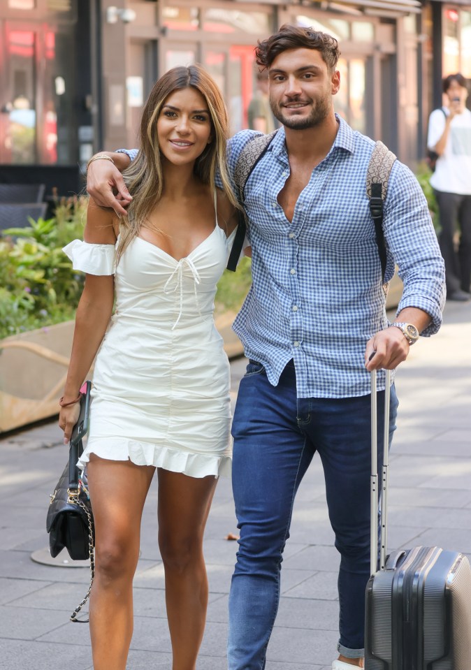 Ekin-Su and handsome partner Davide Sanclimenti are clearly a seriously good-looking pair