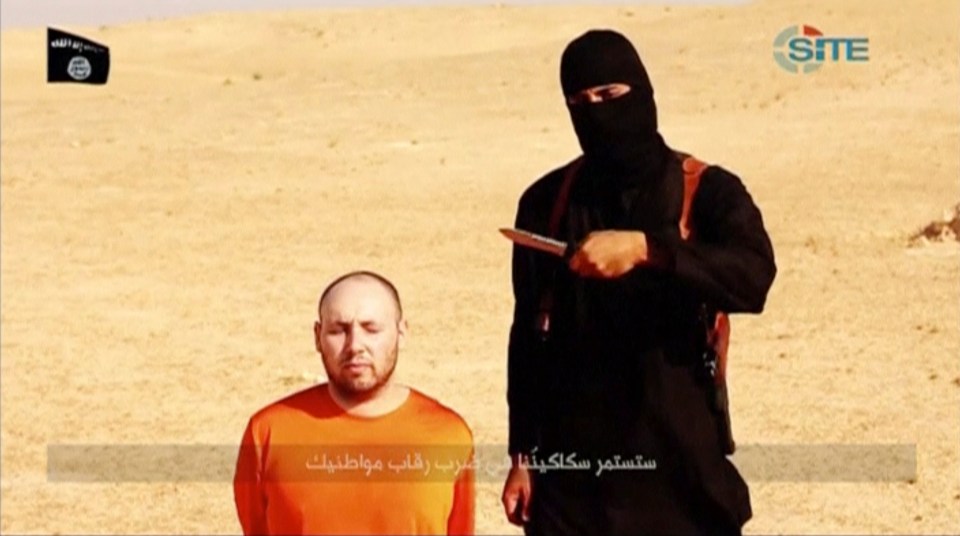 American hostage Sotloff was forced to kneel in front of gang member Emwazi before his mock execution