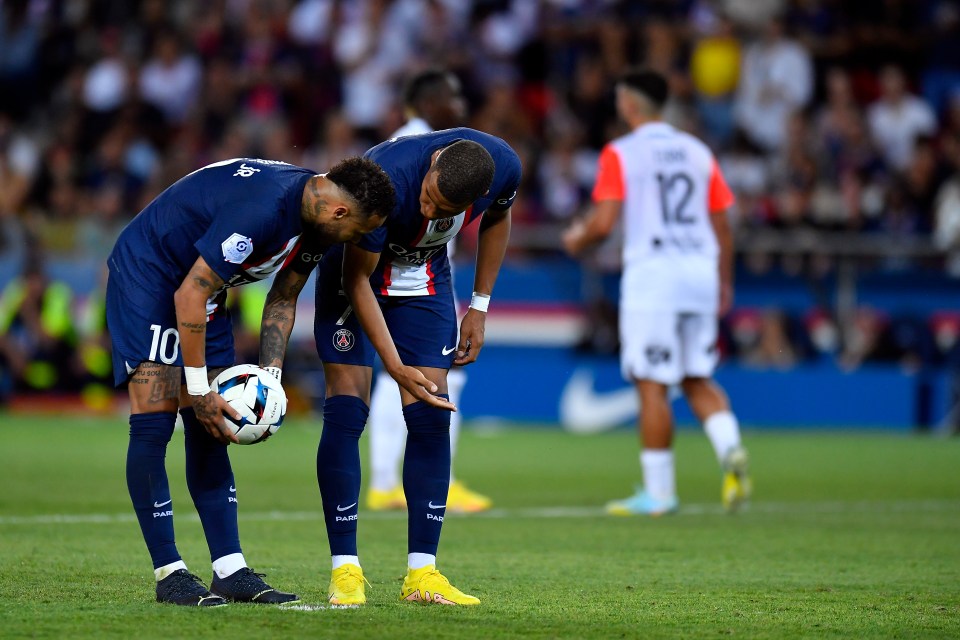 Mbappe tried to take the second penalty in the game against Montpellier but Neymar refused