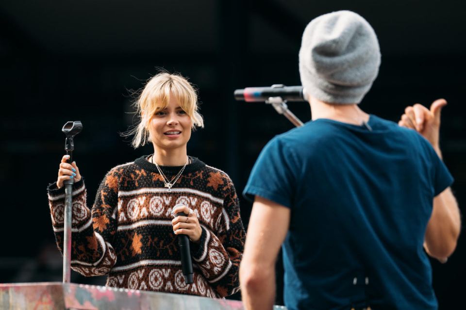 Nina Nesbitt got a real stamp of approval when Coldplay’s Chris Martin asked her to perform with him