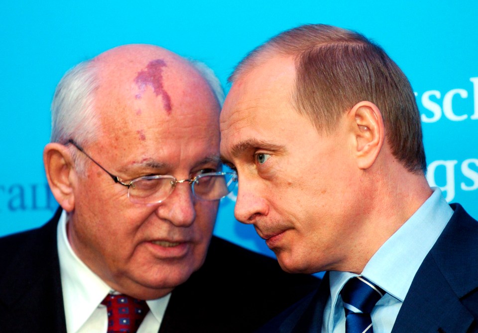 Putin and Gorbachev pictured together in 2004