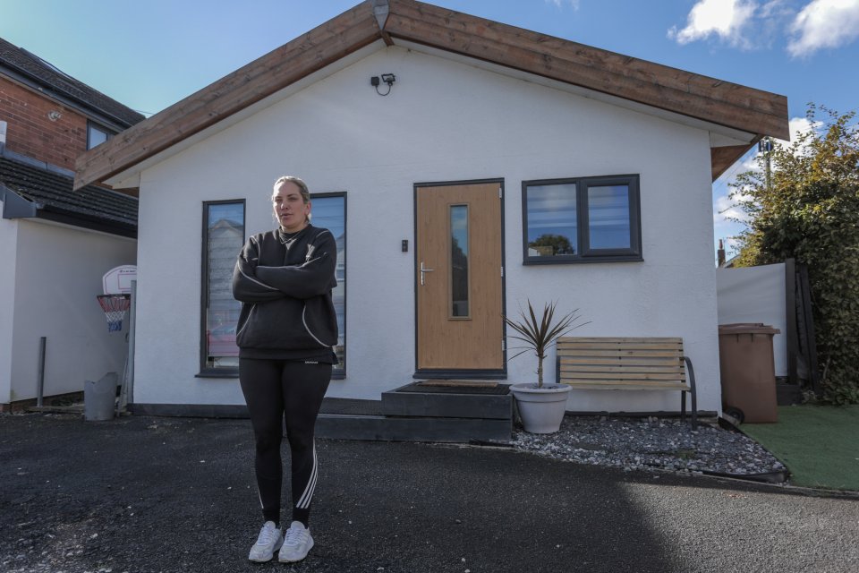 Stephanie Rolfe, 41, claims her neighbours don't care about the £50k mobile home