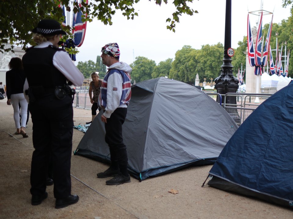 Mourners camping out on the Mall have been informed they are not allowed to camp in tents