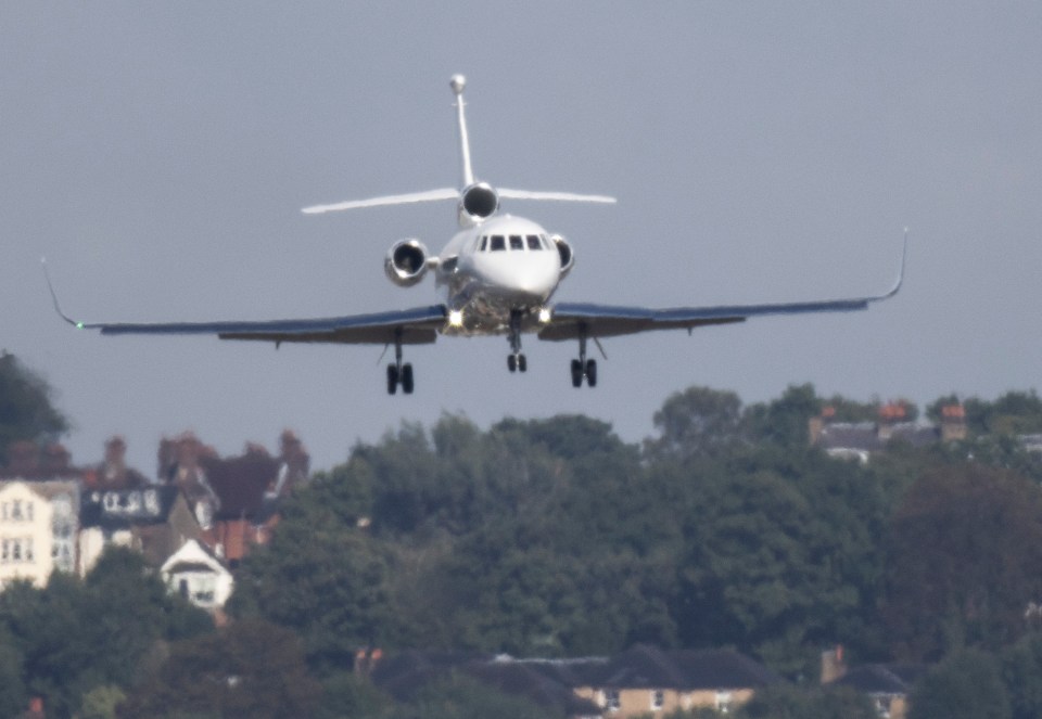 Was it absolutely necessary for both Liz Truss and Boris Johnson to fly in separate private planes?