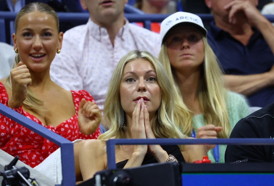 Maria Galligani is seen in front of Caroline Ruud