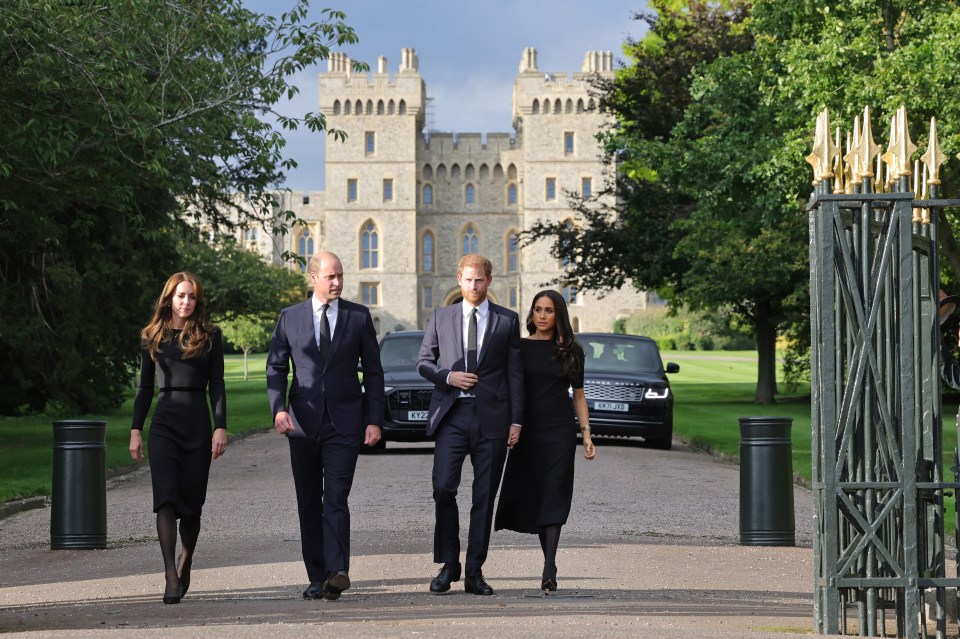 Kate Middleton quickly got out of the car and rushed off, away from the group