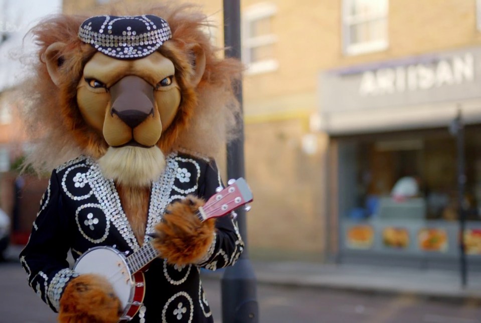 The Masked Dancer's Pearly King was seen playing the banjo