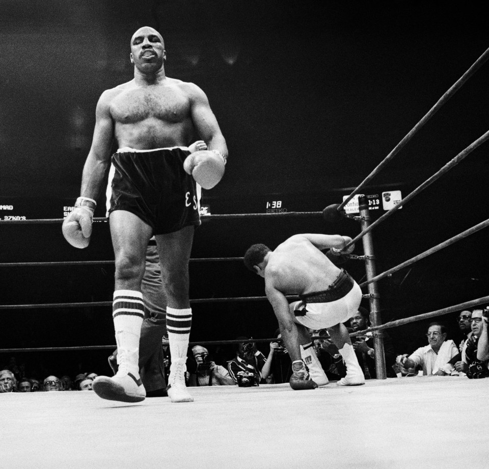 Earnie Shavers, left, took on Muhammad Ali in 1977 but lost on points