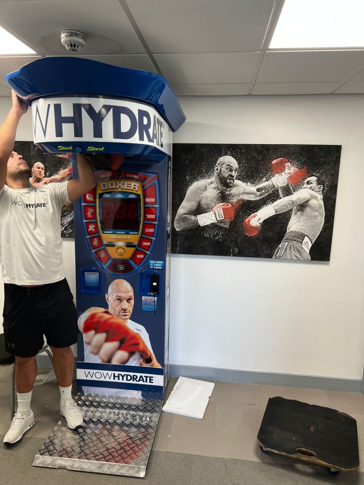 Tyson Fury's team assemble the punching machine