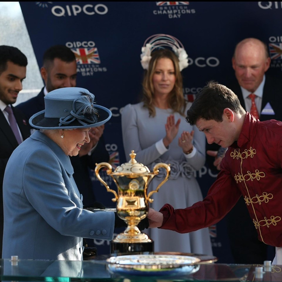 The Queen presents star rider Oisin with trophy at Ascot in 2018