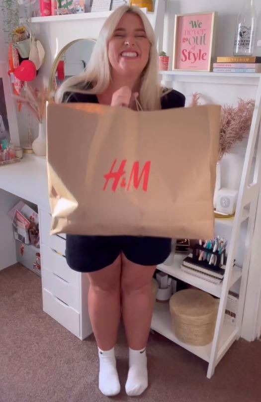 Instagram user Gh0stblonde shared with her 51k Instagram followers  her plus size haul she bagged from H&M