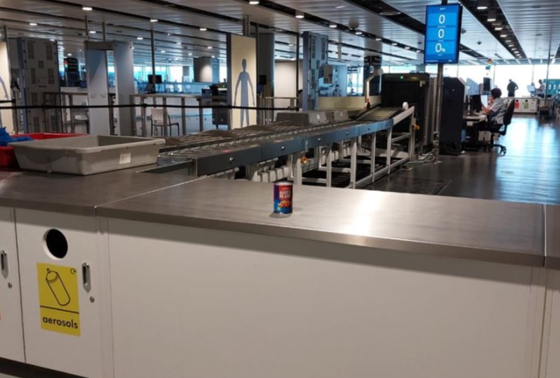 Someone else saw a different tin at the same airport