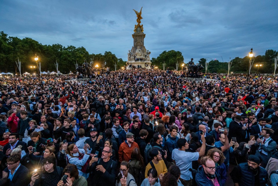 The crowd continued to grow after nightfall