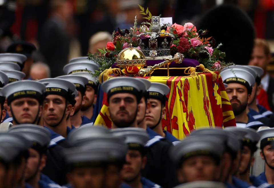 The Queen's coffin arrived outside Westminster Abbey with a note on it