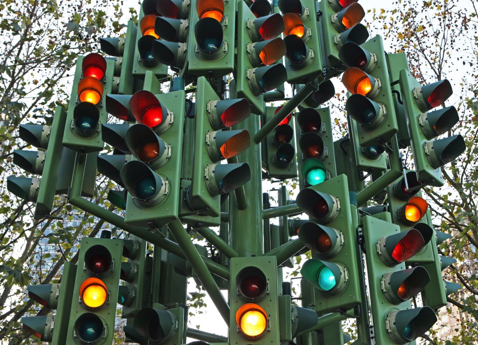 A confusing traffic light system with multiple signal heads