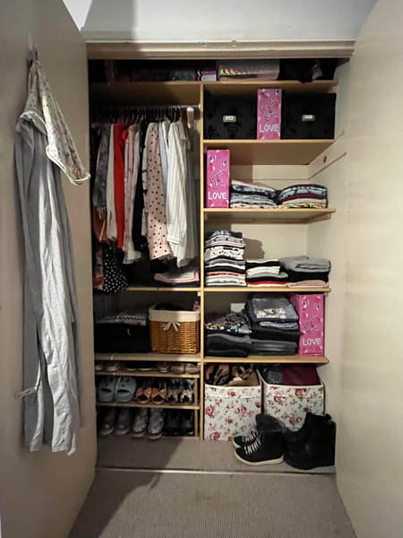 Tes completely transformed her cluttered closet