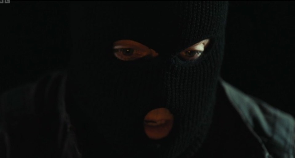 Tonight's episode opened with a flashback to Tom in 1998 wearing a balaclava