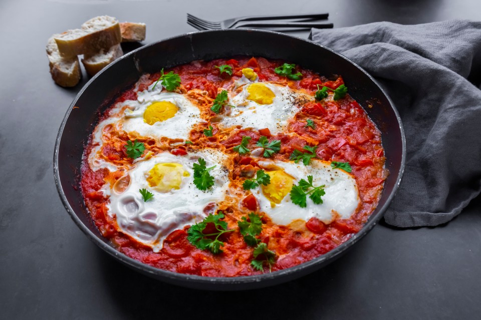 Garnish with a handful of parsley and serve with a dollop of yoghurt plus toast