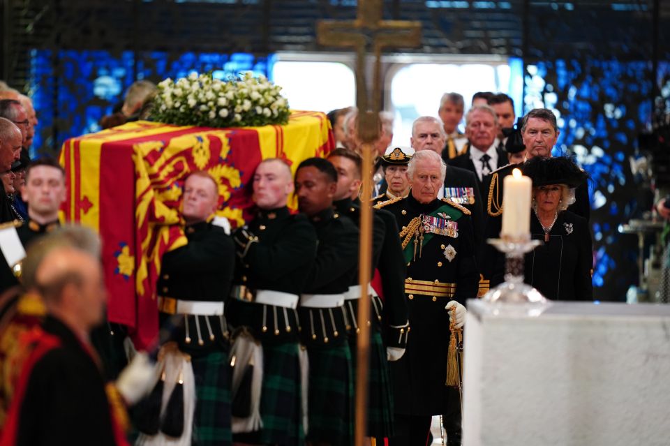 The Queen's coffin was moved from the Palace of Holyroodhouse to nearby St Giles' Cathedral this afternoon for a service of thanksgiving