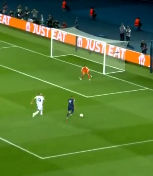 Mbappe closed in on goal, but likely would have seen Neymar charging into the box at the far