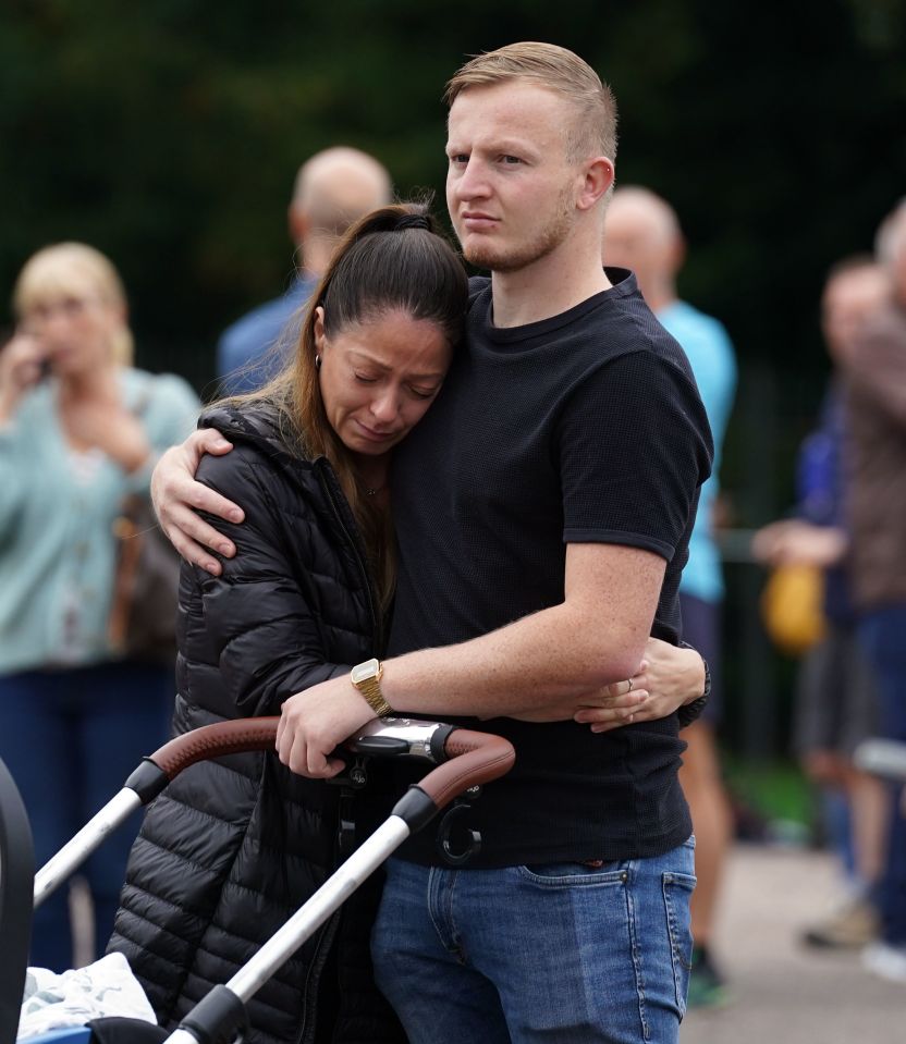 People gather to pay their respects at Windsor Castle