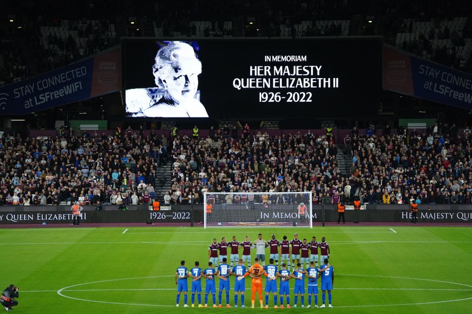 West Ham paid tribute to Her Majesty the Queen on Thursday evening